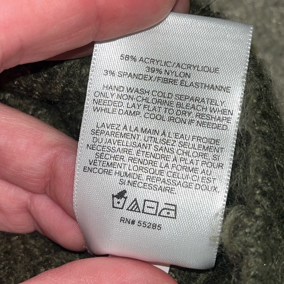 NWT Express Olive Green Semi-Cropped Oversized V-Neck Knit Sweater - Picture 7 of 7